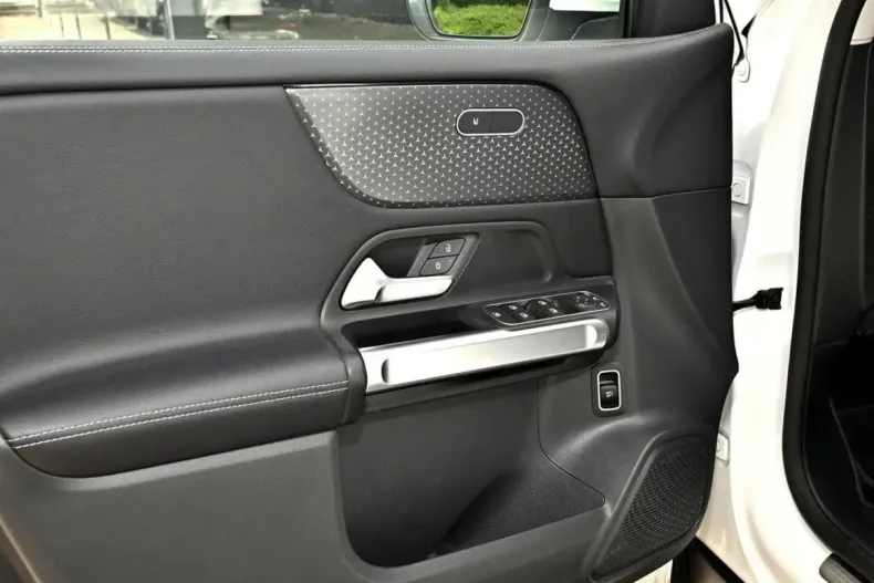 Mercedes-Benz GLB 220 din 2024 cu 37.200 km - oferta MER145566 - foto 9