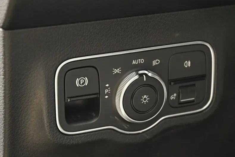 Mercedes-Benz GLB 220 din 2024 cu 37.200 km - oferta MER145566 - foto 10