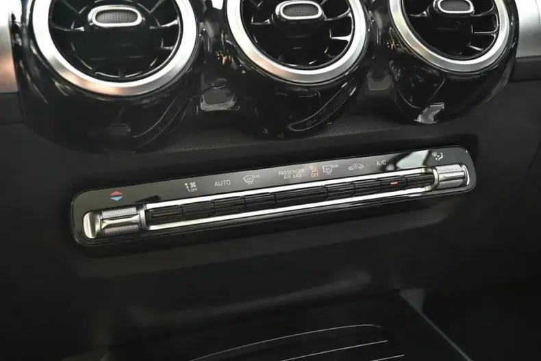 Mercedes-Benz GLB 220 din 2024 cu 37.200 km - oferta MER145566 - foto 16