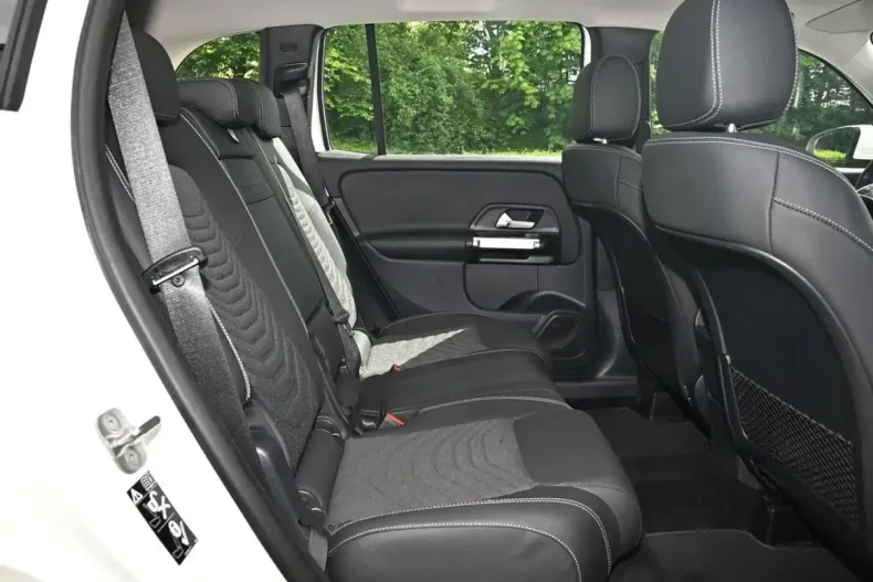 Mercedes-Benz GLB 220 din 2024 cu 37.200 km - oferta MER145566 - foto 18