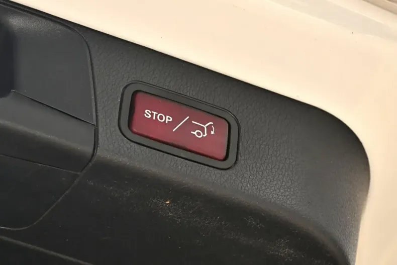 Mercedes-Benz GLB 220 din 2024 cu 37.200 km - oferta MER145566 - foto 23