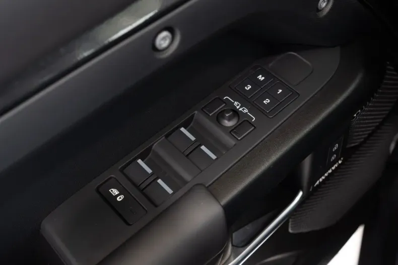 Land Rover Defender din 2022 cu 51.734 km - oferta LAN145572 - foto 24