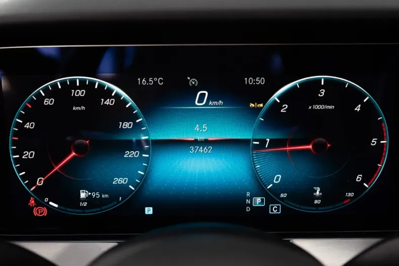 Mercedes-Benz E 220 din 2023 cu 37.461 km - oferta MER145573 - foto 21