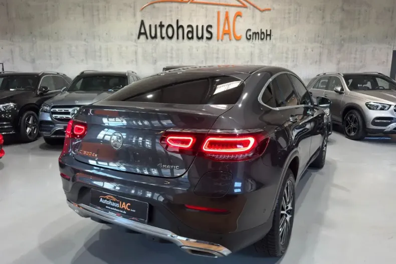 Mercedes-Benz GLC 300 din 2021 cu 133.400 km - oferta MER145644 - foto 2