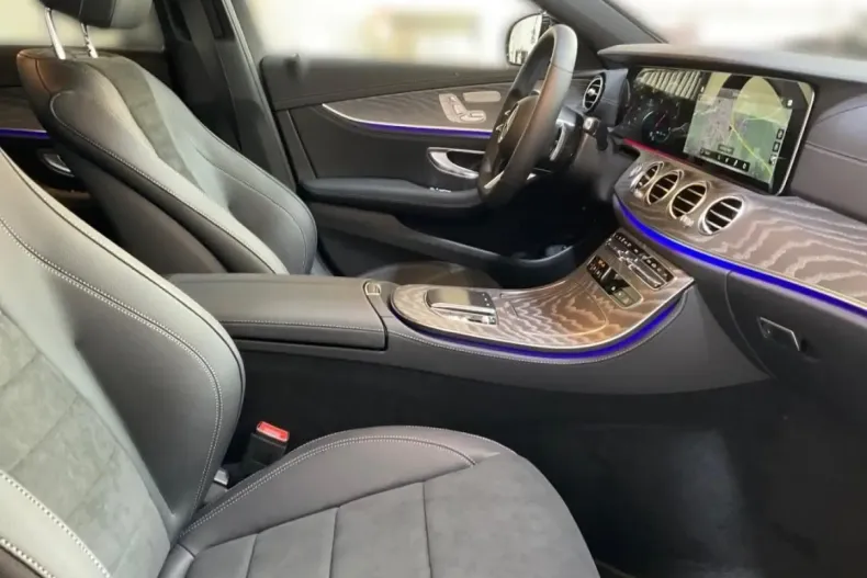 Mercedes-Benz E 200 din 2022 cu 47.139 km - oferta MER145661 - foto 11