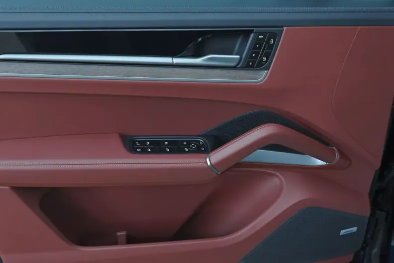 Porsche Cayenne din 2024 cu 17.200 km - oferta POR145679 - foto 22