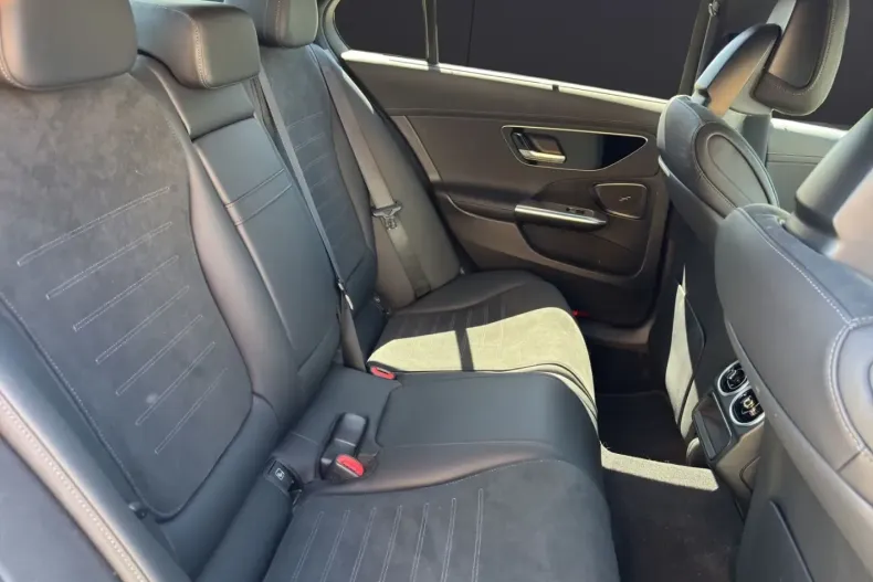 Mercedes-Benz C 300 din 2022 cu 53.900 km - oferta MER145705 - foto 28