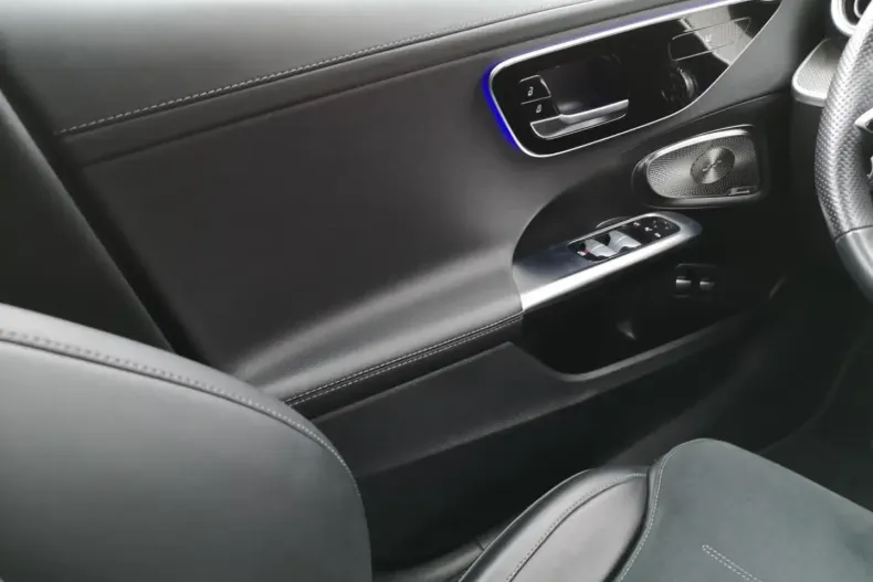 Mercedes-Benz C 300 din 2023 cu 80.300 km - oferta MER145706 - foto 17