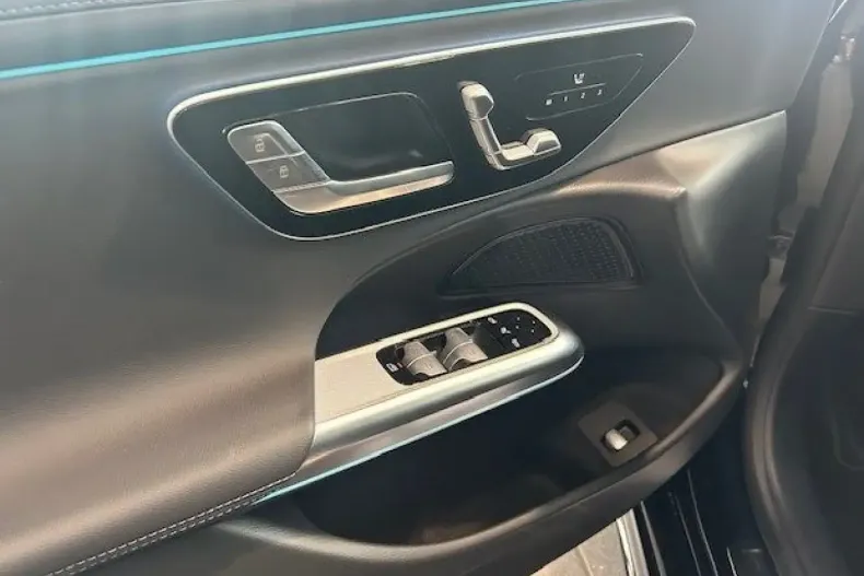 Mercedes-Benz E 200 din 2024 cu 8.900 km - oferta MER145740 - foto 9