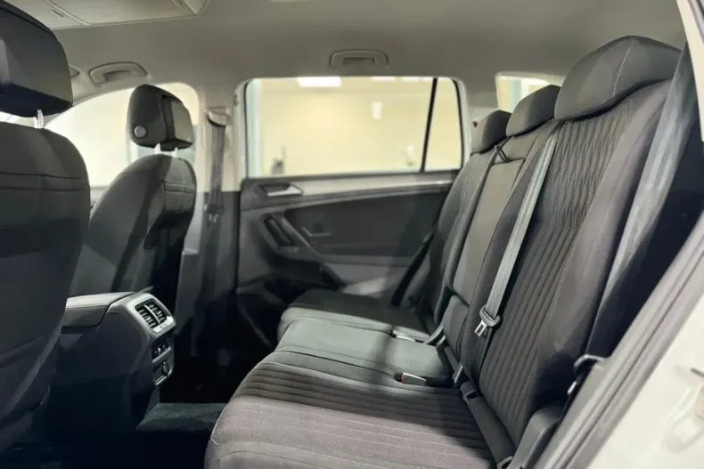 Volkswagen Tiguan Allspace din 2022 cu 81.300 km - oferta VOL145743 - foto 25