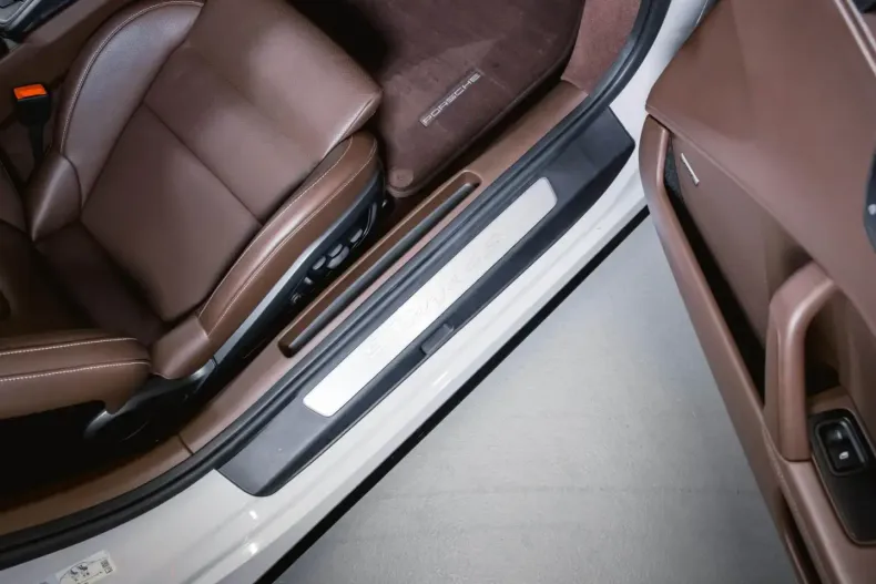 Porsche 992 din 2024 cu 16.700 km - oferta POR145748 - foto 26