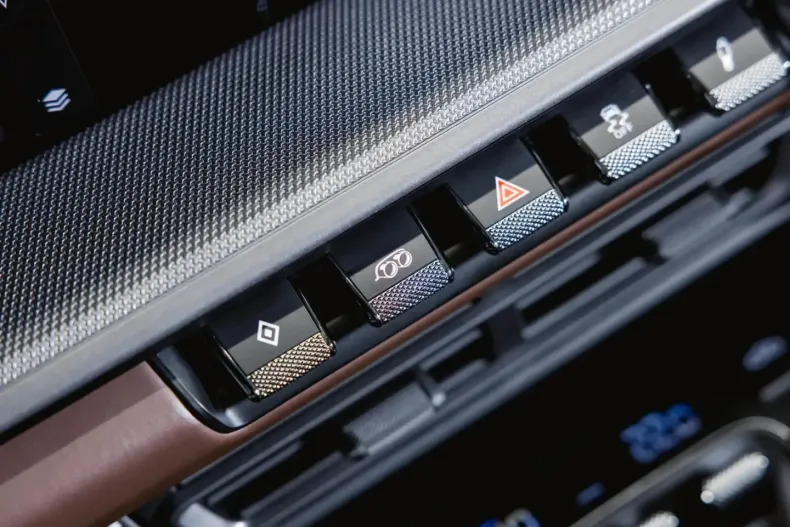 Porsche 992 din 2024 cu 16.700 km - oferta POR145748 - foto 37