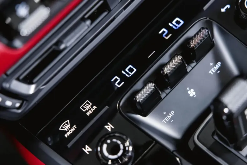 Porsche 992 din 2023 cu 10.500 km - oferta POR145750 - foto 37