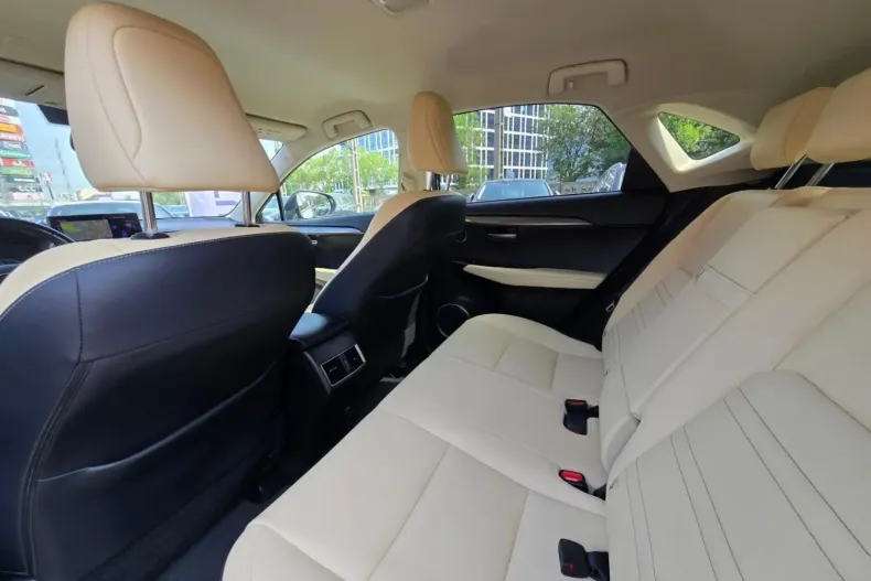 Lexus NX 300 din 2020 cu 75.949 km - oferta LEX145763 - foto 2