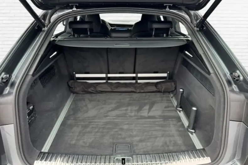 Audi Q8 din 2022 cu 56.300 km - oferta AUD145764 - foto 7