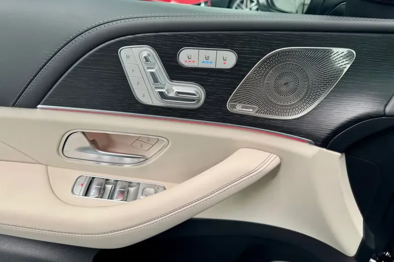 Mercedes-Benz GLE 63 AMG din 2024 cu 19.700 km - oferta MER145776 - foto 8