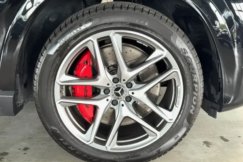 Mercedes-Benz GLE 63 AMG din 2024 cu 19.700 km - oferta MER145776 - foto 23