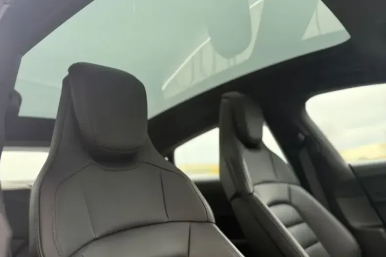 Porsche Taycan din 2022 cu 32.000 km - oferta POR145786 - foto 14