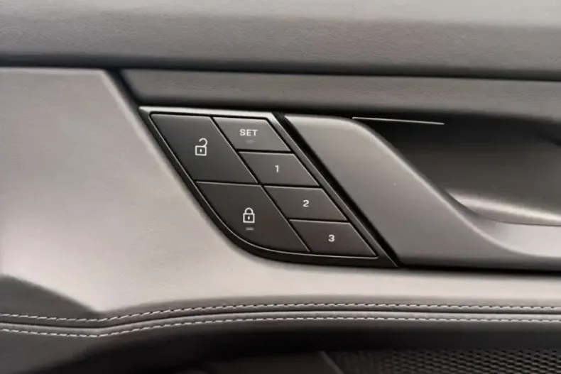 Porsche Taycan din 2022 cu 32.000 km - oferta POR145786 - foto 33