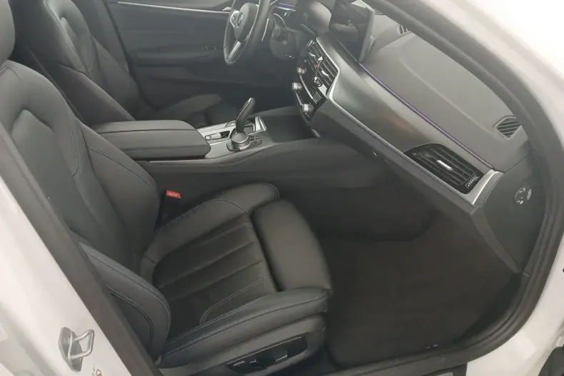 BMW 520 din 2022 cu 23.191 km - oferta BMW145865 - foto 8