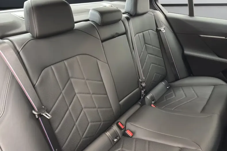 BMW 520 din 2025 cu 4.200 km - oferta BMW145869 - foto 9