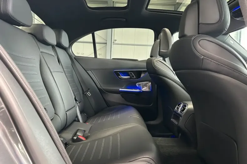 Mercedes-Benz C 300 din 2024 cu 12.410 km - oferta MER145886 - foto 14