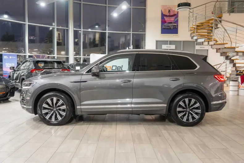 Volkswagen Touareg din 2021 cu 134.946 km - oferta VOL145892 - foto 4