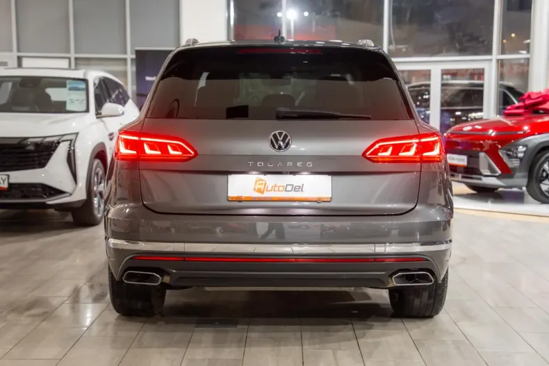 Volkswagen Touareg din 2021 cu 134.946 km - oferta VOL145892 - foto 5