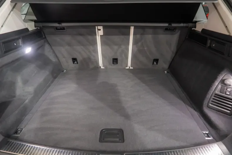 Volkswagen Touareg din 2021 cu 134.946 km - oferta VOL145892 - foto 10