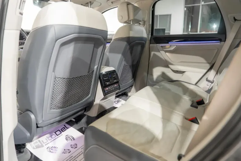 Volkswagen Touareg din 2021 cu 134.946 km - oferta VOL145892 - foto 22