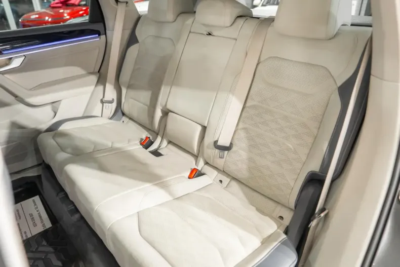 Volkswagen Touareg din 2021 cu 134.946 km - oferta VOL145892 - foto 23