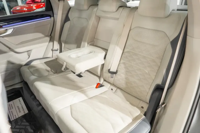 Volkswagen Touareg din 2021 cu 134.946 km - oferta VOL145892 - foto 24