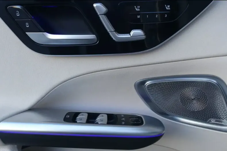 Mercedes-Benz C 300 din 2023 cu 14.250 km - oferta MER145896 - foto 4