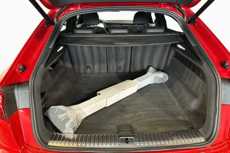 Audi Q8 din 2024 cu 16.800 km - oferta AUD145900 - foto 15