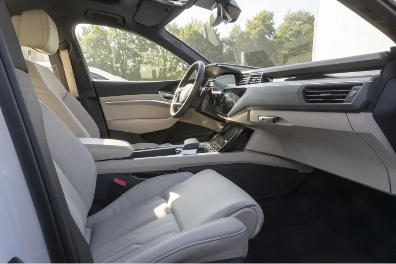 Audi Q8 din 2023 cu 73.262 km - oferta AUD145907 - foto 6