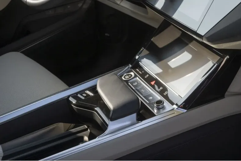 Audi Q8 din 2023 cu 73.262 km - oferta AUD145907 - foto 8