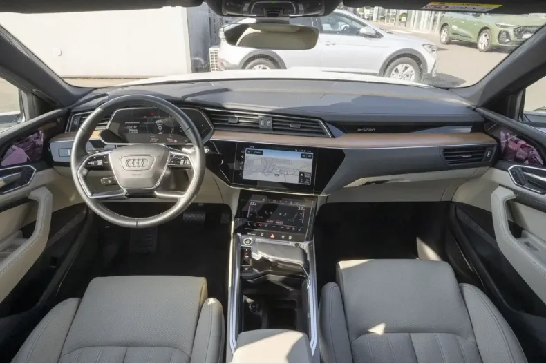 Audi Q8 din 2023 cu 73.262 km - oferta AUD145907 - foto 11