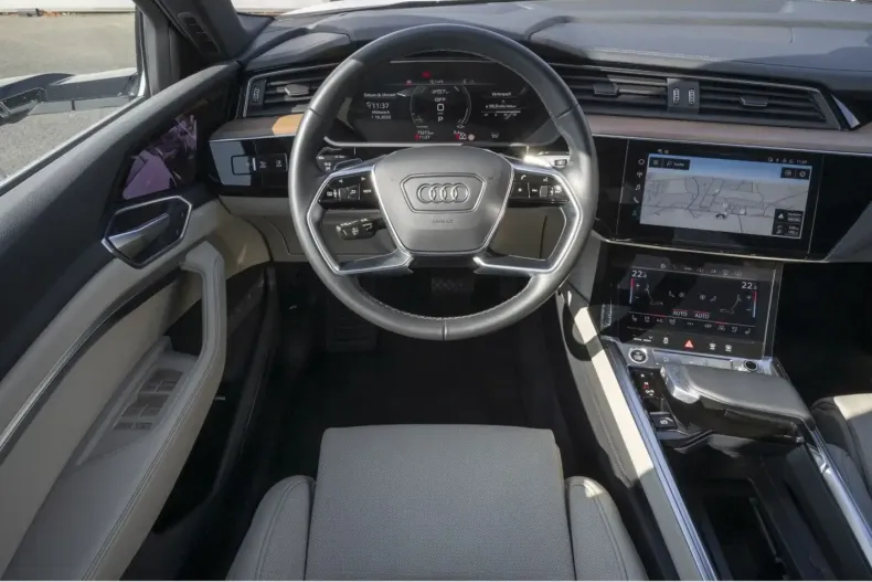 Audi Q8 din 2023 cu 73.262 km - oferta AUD145907 - foto 12