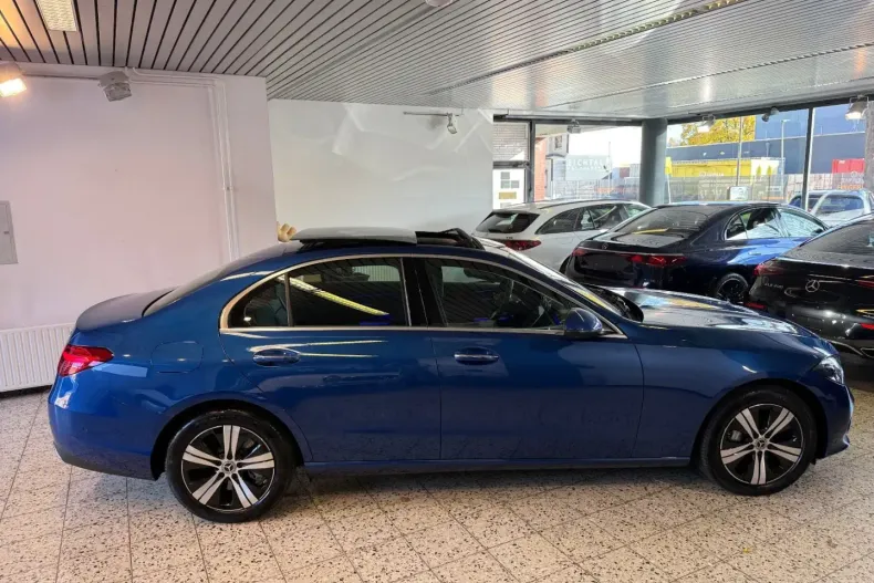 Mercedes-Benz C 300 din 2025 cu 9.197 km - oferta MER145909 - foto 5