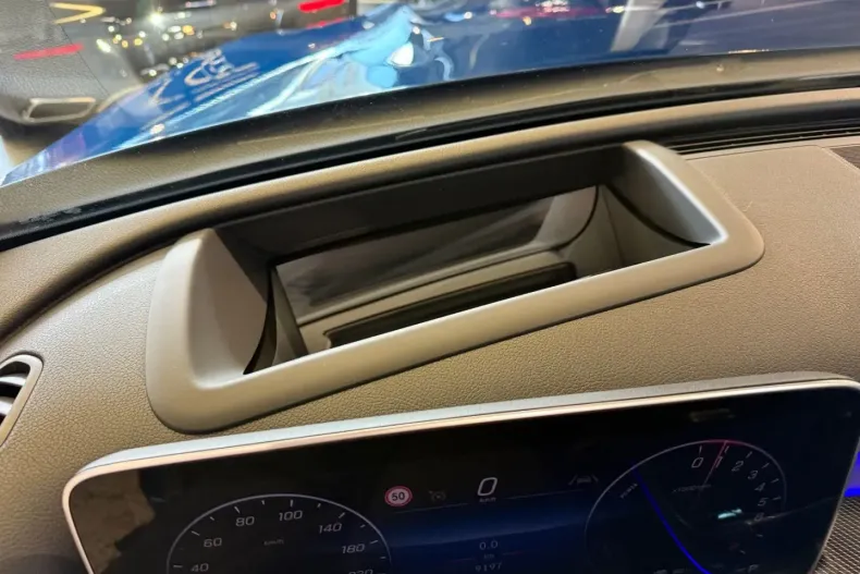 Mercedes-Benz C 300 din 2025 cu 9.197 km - oferta MER145909 - foto 18