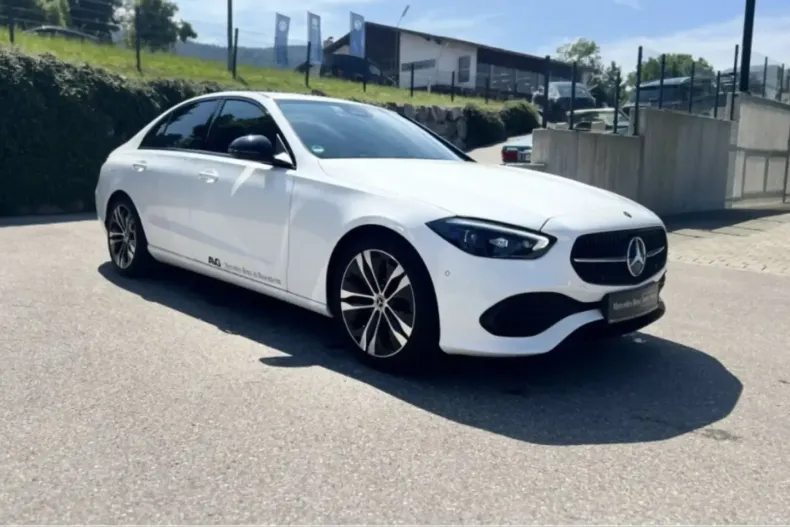 Mercedes-Benz C 300 din 2022 cu 47.500 km - oferta MER145913 - foto 1