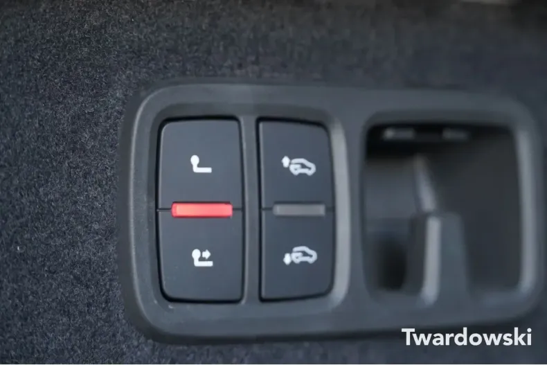 Audi Q8 din 2025 cu 17.228 km - oferta AUD145926 - foto 20