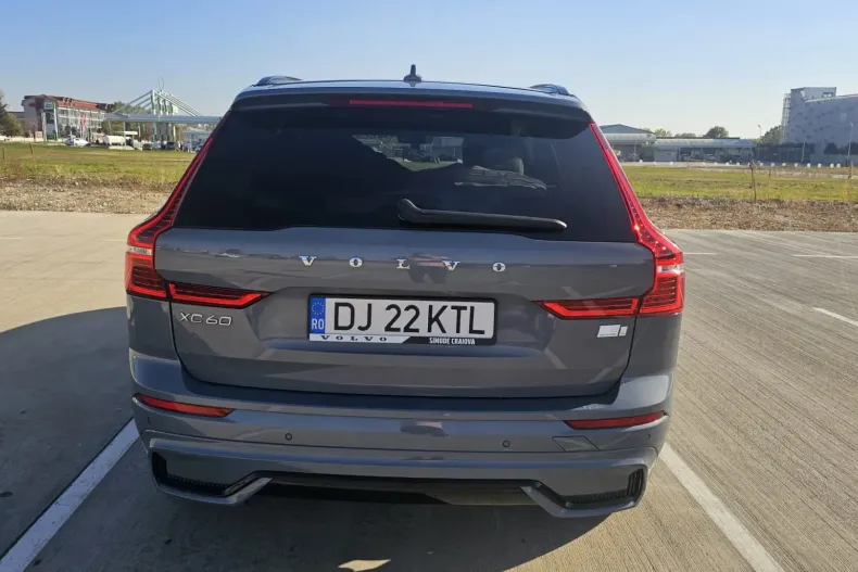 Volvo XC60 din 2023 cu 64.000 km - oferta VOL145939 - foto 8