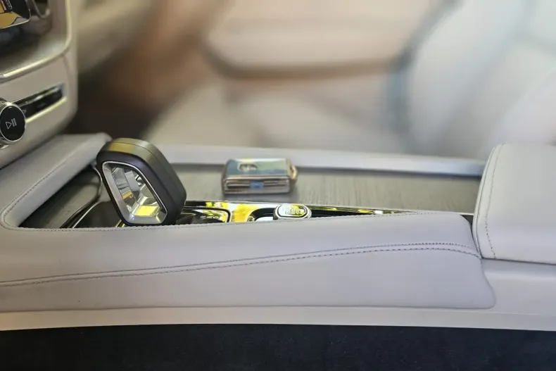 Volvo XC60 din 2023 cu 64.000 km - oferta VOL145939 - foto 13