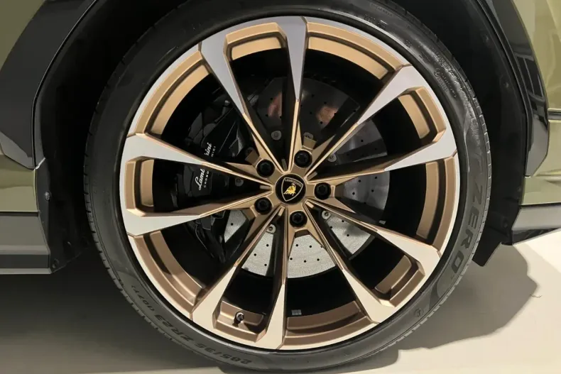 Lamborghini Urus din 2024 cu 32.900 km - oferta LAM145977 - foto 20