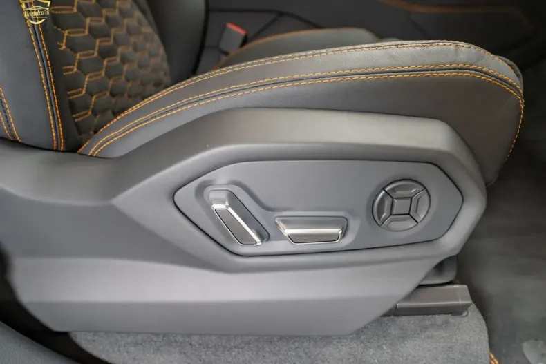 Lamborghini Urus din 2023 cu 6.200 km - oferta LAM145978 - foto 39