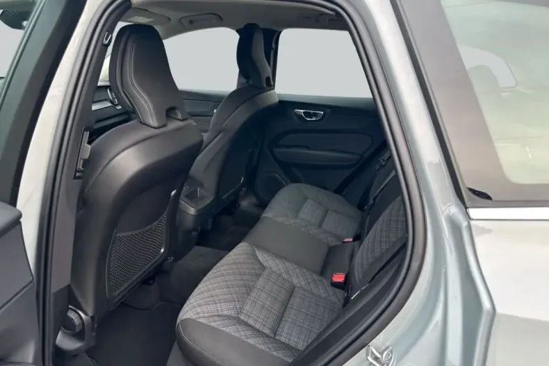 Volvo XC60 din 2024 cu 15.402 km - oferta VOL145993 - foto 10