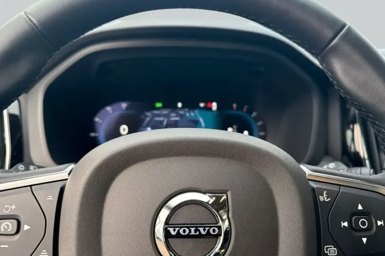 Volvo XC60 din 2024 cu 15.402 km - oferta VOL145993 - foto 13