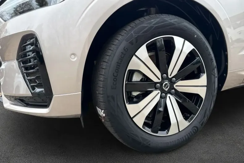 Volvo XC60 din 2025 cu 8.001 km - oferta VOL145994 - foto 6