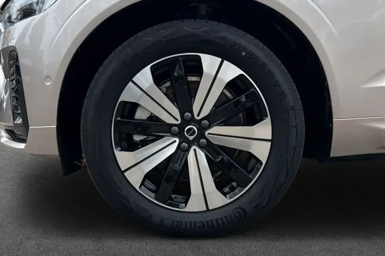 Volvo XC60 din 2025 cu 8.001 km - oferta VOL145994 - foto 7